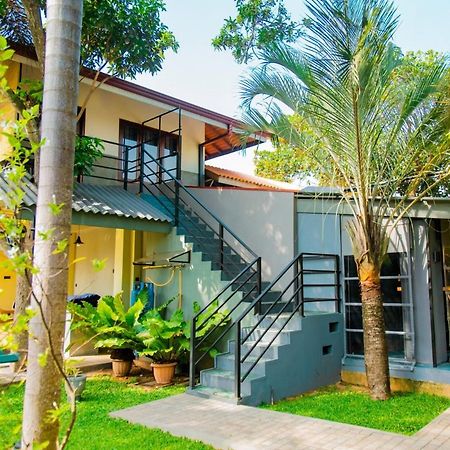 Morning Star Resorts Negombo Esterno foto