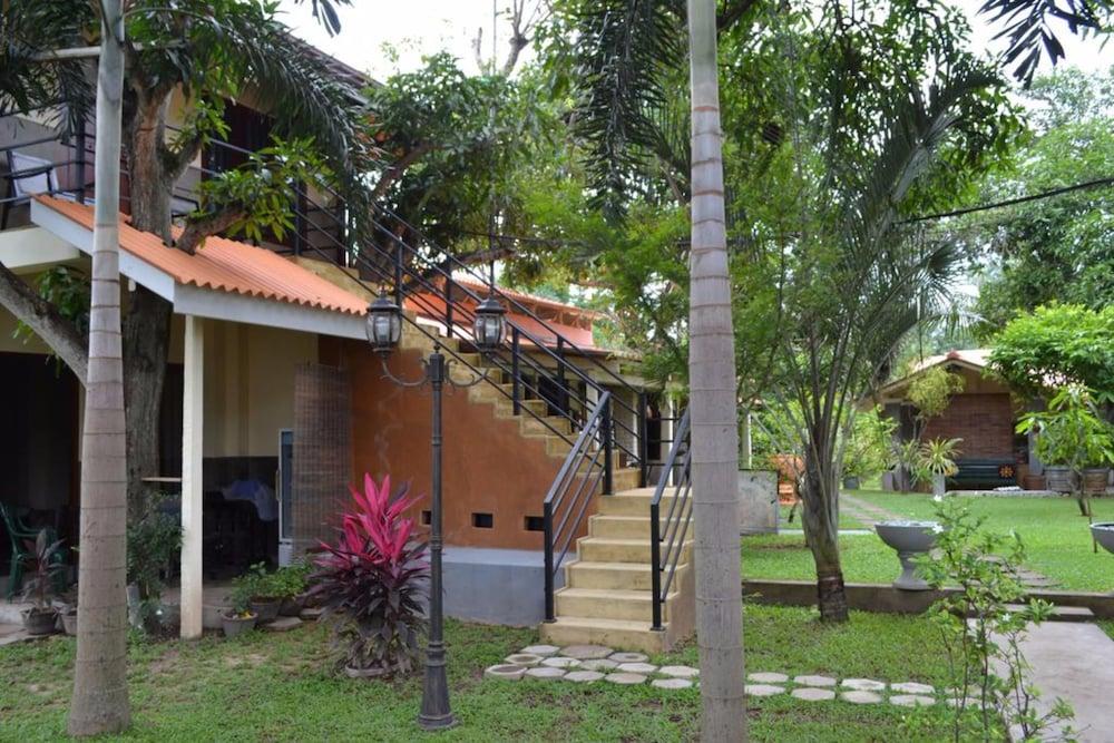 Morning Star Resorts Negombo Esterno foto