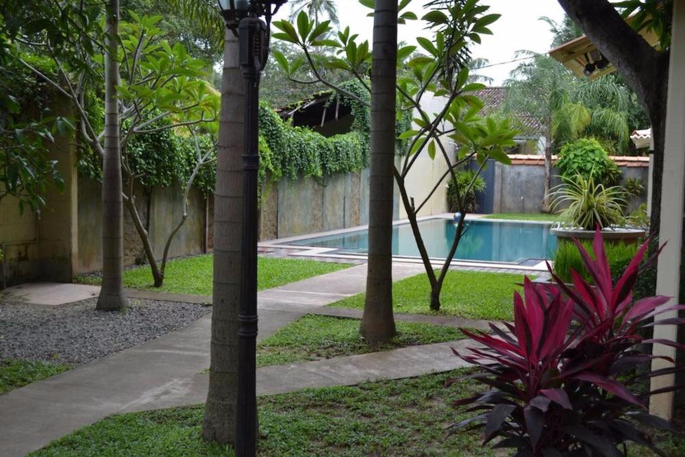 Morning Star Resorts Negombo Esterno foto