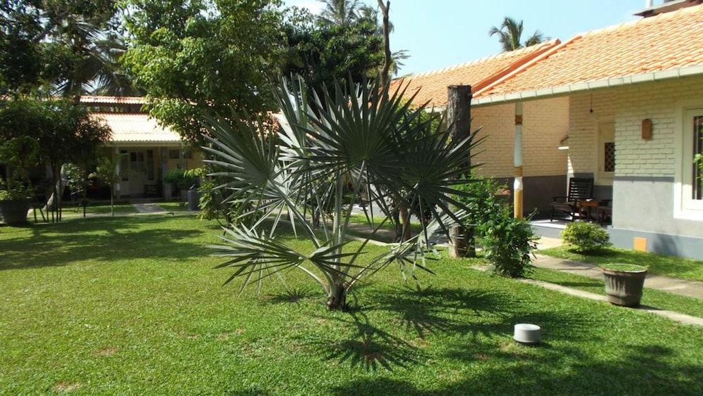 Morning Star Resorts Negombo Esterno foto