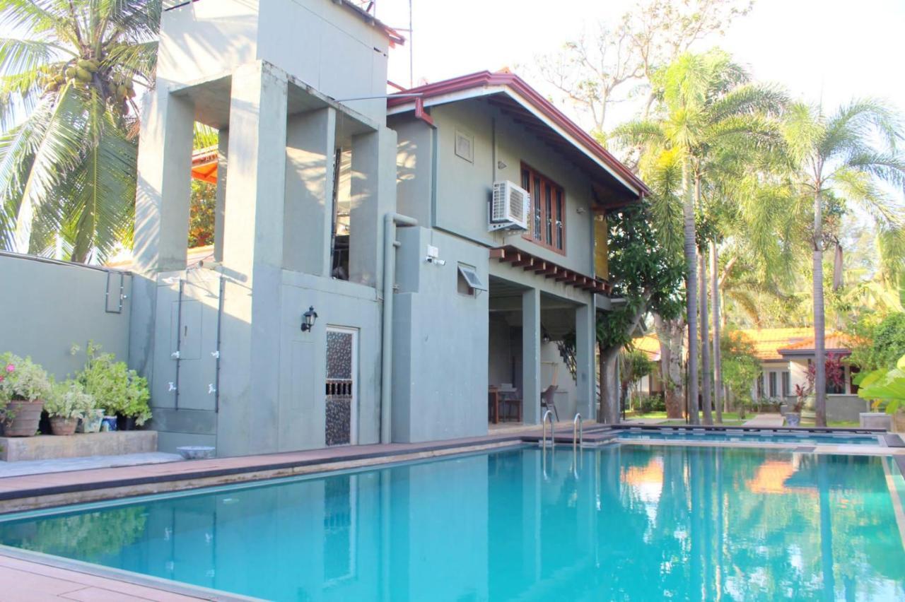 Morning Star Resorts Negombo Esterno foto