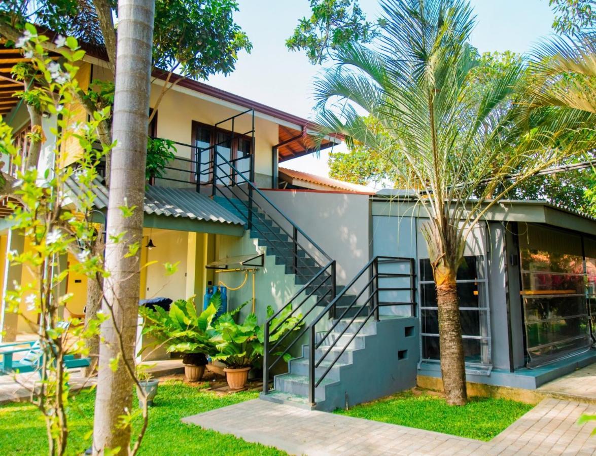 Morning Star Resorts Negombo Esterno foto